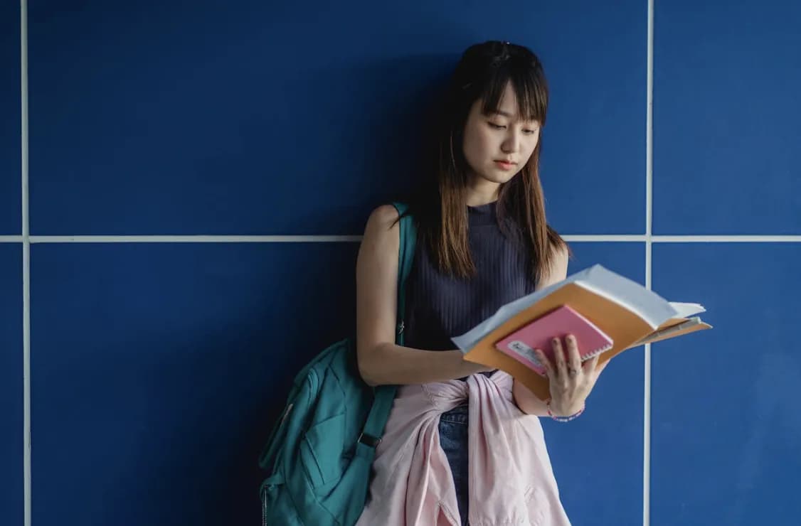 Co powinno znaleźć się w szkolnym plecaku? Lista must-have na 2025/2026