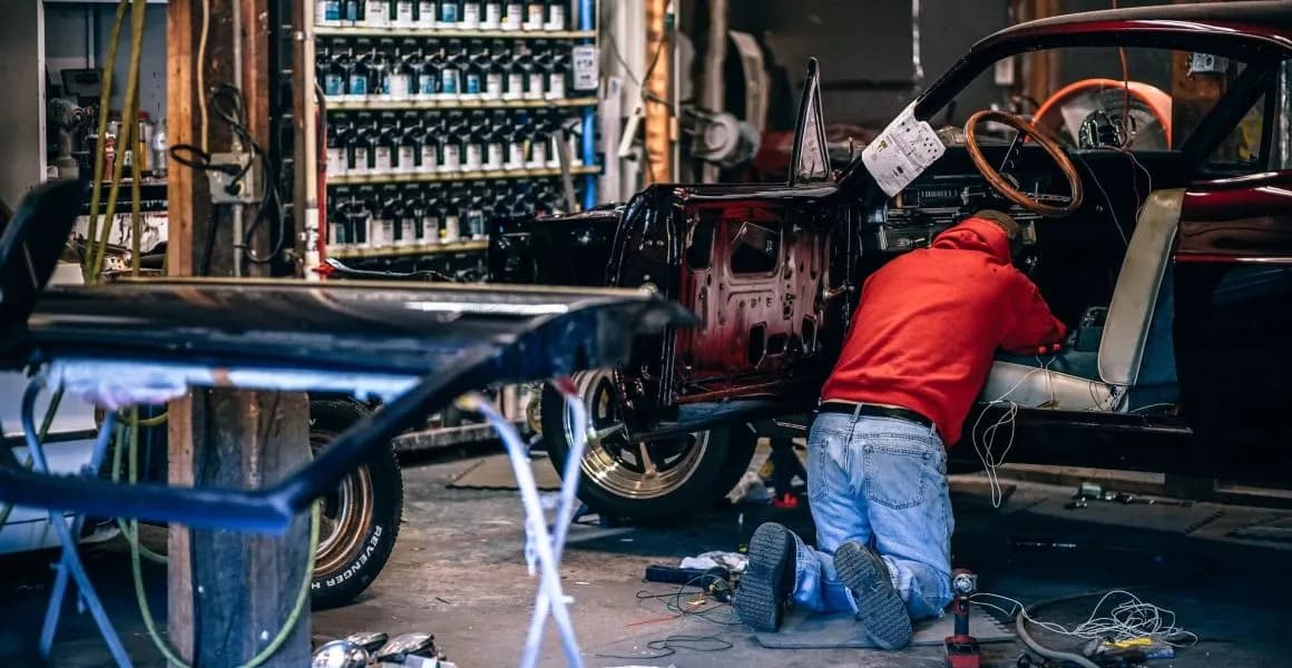 Czy zawodówka to szkoła średnia? Fakty o wykształceniu branżowym