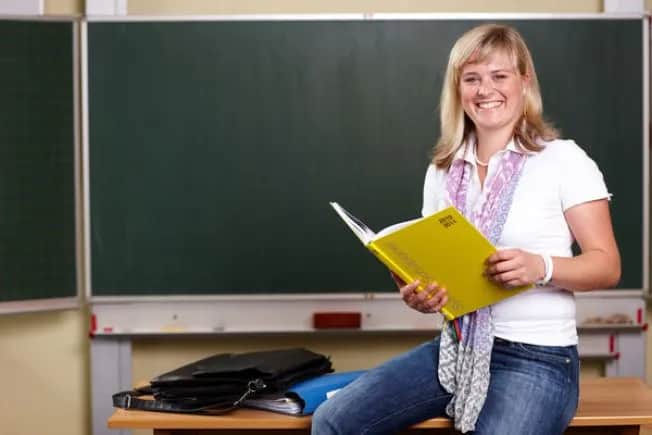 Przeniesienie nauczyciela do innej szkoły: procedura i wymogi