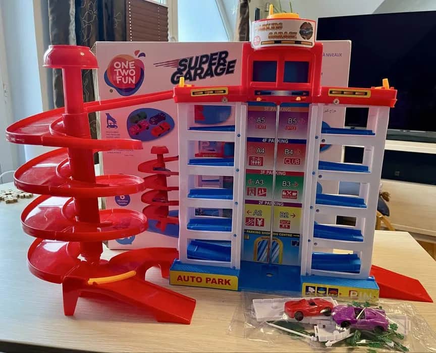 Najlepsze zabawki z windą, które zachwycą każde dziecko