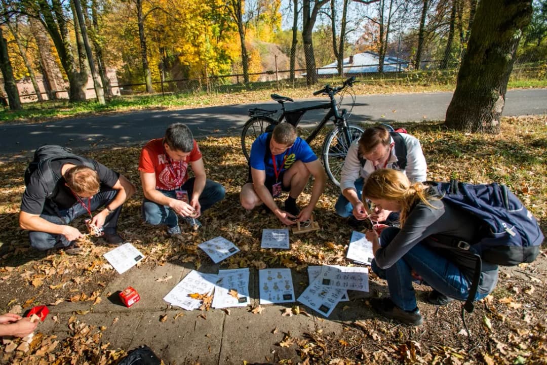 Jak napisać scenariusz gry terenowej: praktyczny poradnik krok po kroku