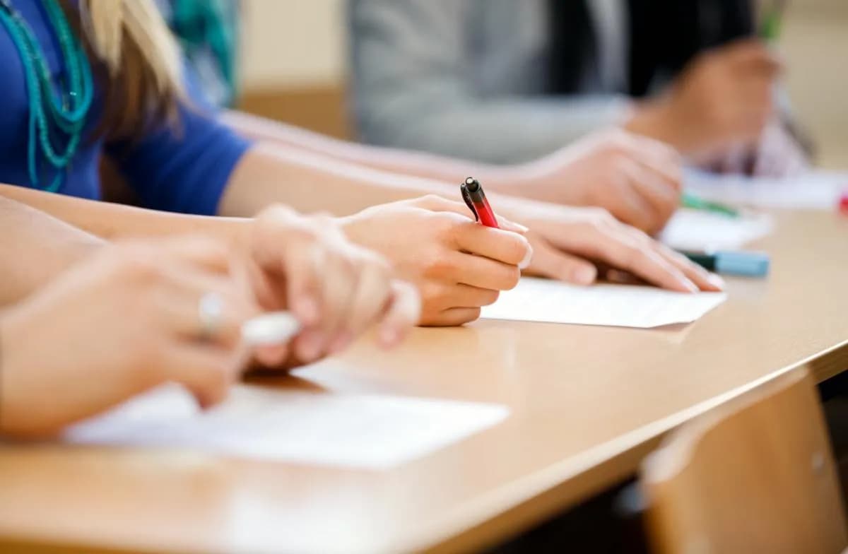 Ile rozszerzeń na maturze 2025? Odkryj, co możesz wybrać!