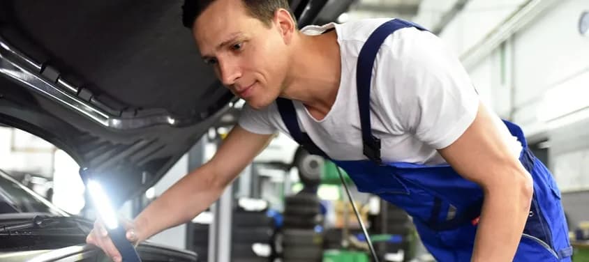 Czy zawodówka to wstyd? Obalamy mity o szkołach zawodowych