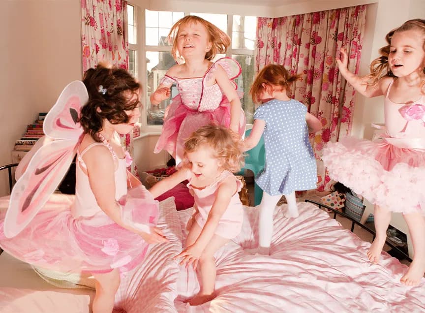 10 Kreatywnych Pomysłów na Nocowanie: Niezapomniana Zabawa