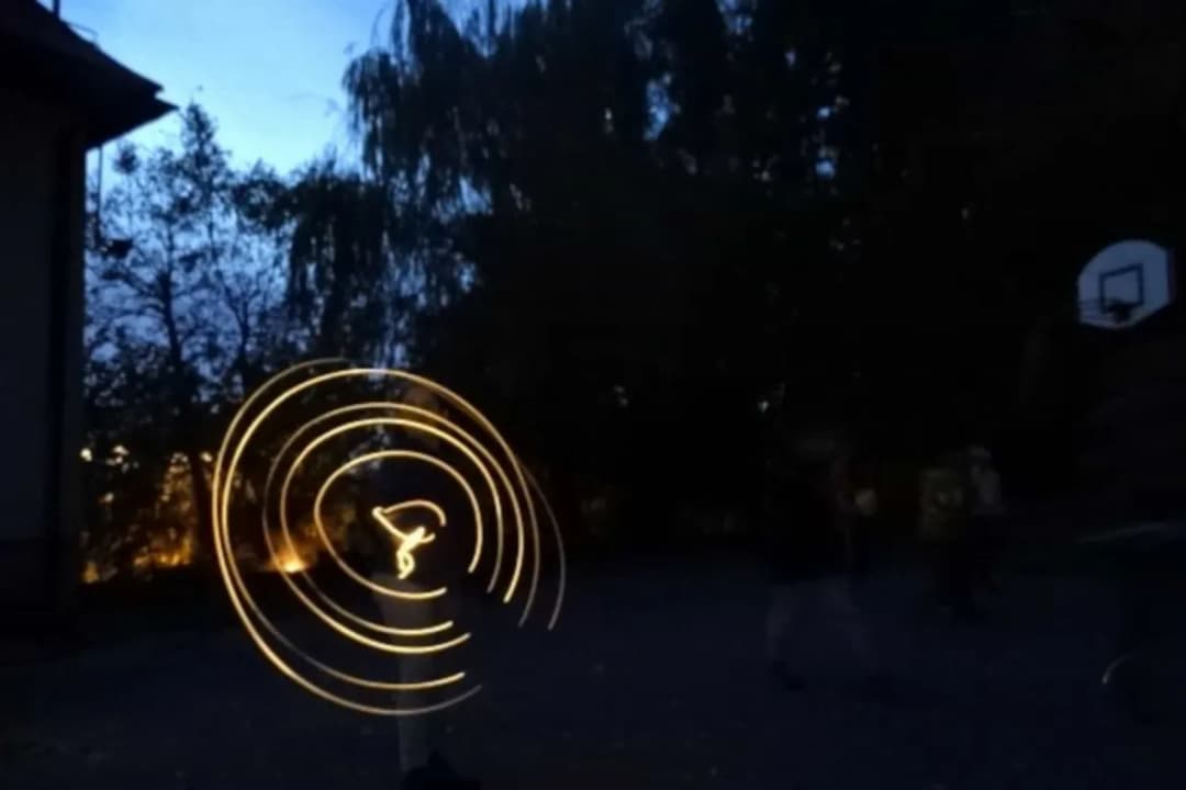 Jak zorganizować niezapomniane nocowanie w szkole: Poradnik dla rodziców