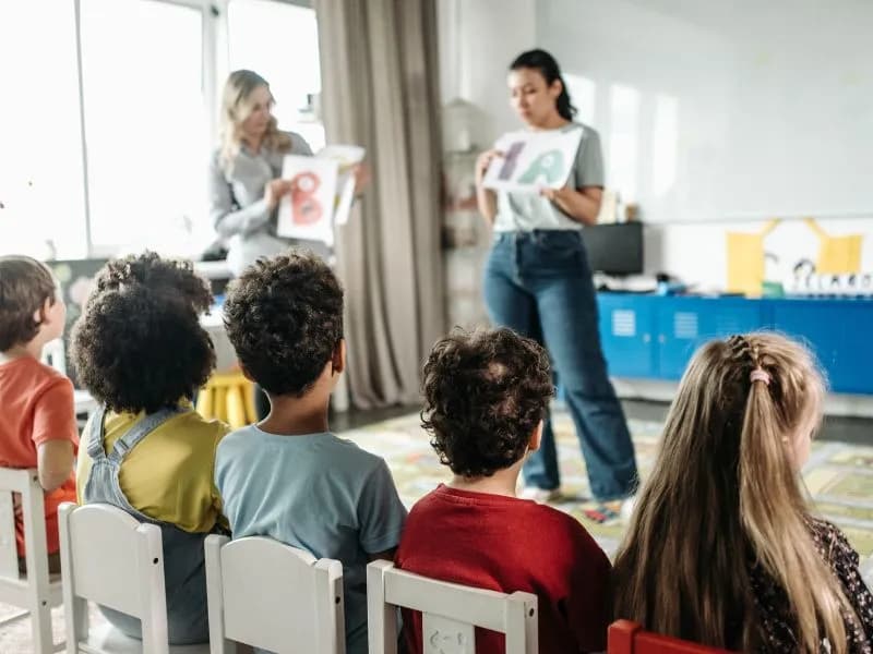 Kompletny zakres obowiązków pomocy nauczyciela w przedszkolu do pobrania